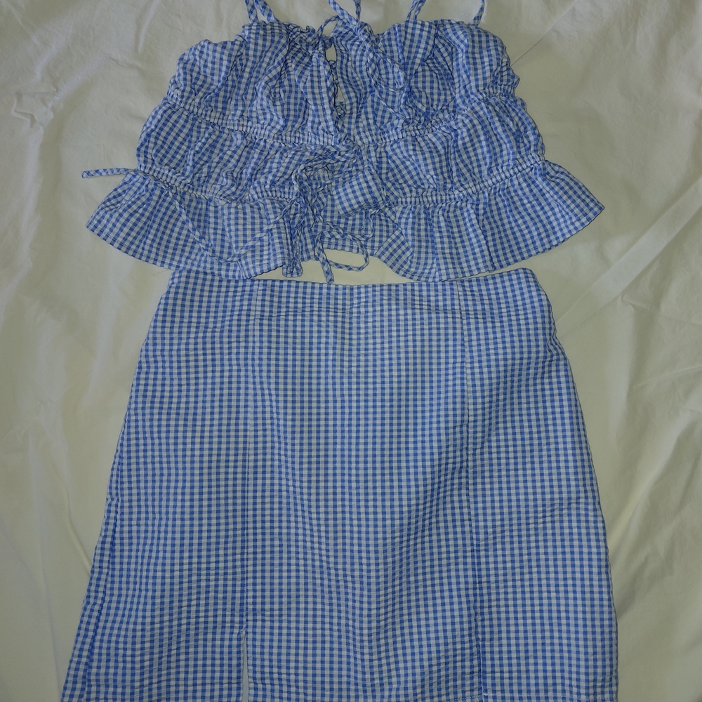 No Boundaries Blue Gingham Womans 2 Piece Skirt And Cropped Top Set. 4/6